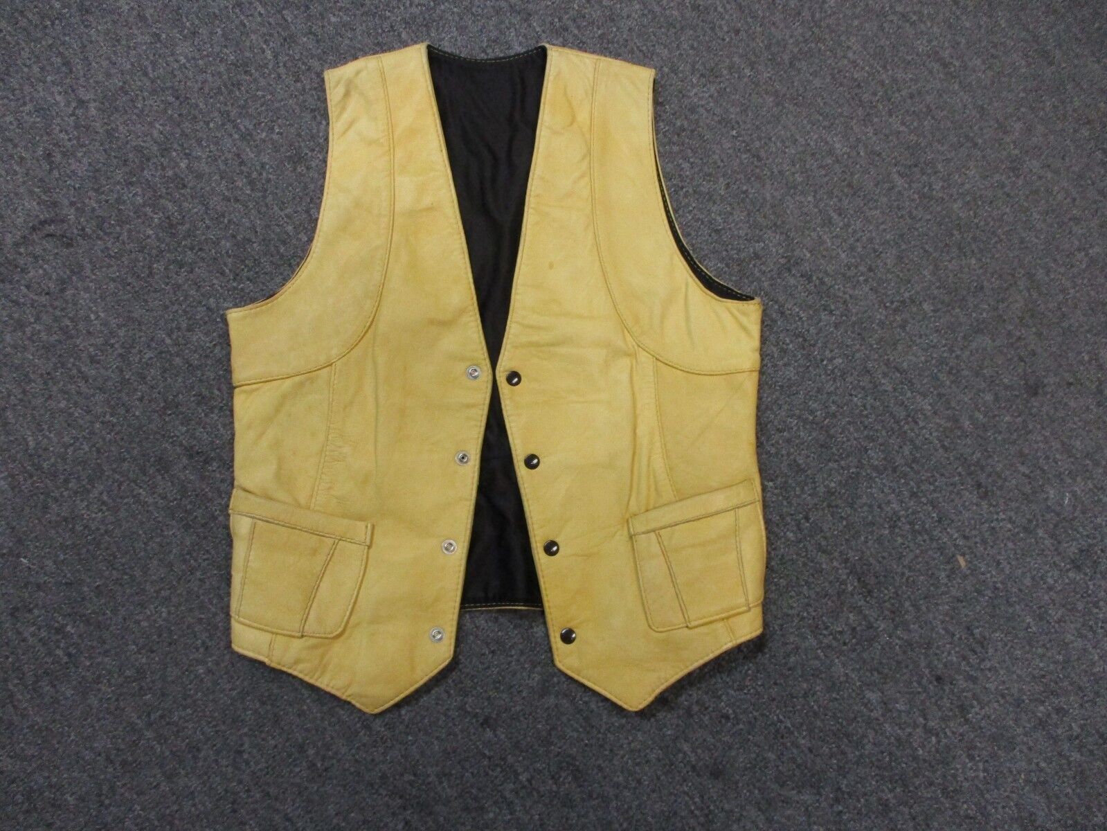 Ladies Size Small Tan Leather Vest Snap Button Front with two side pockets.
