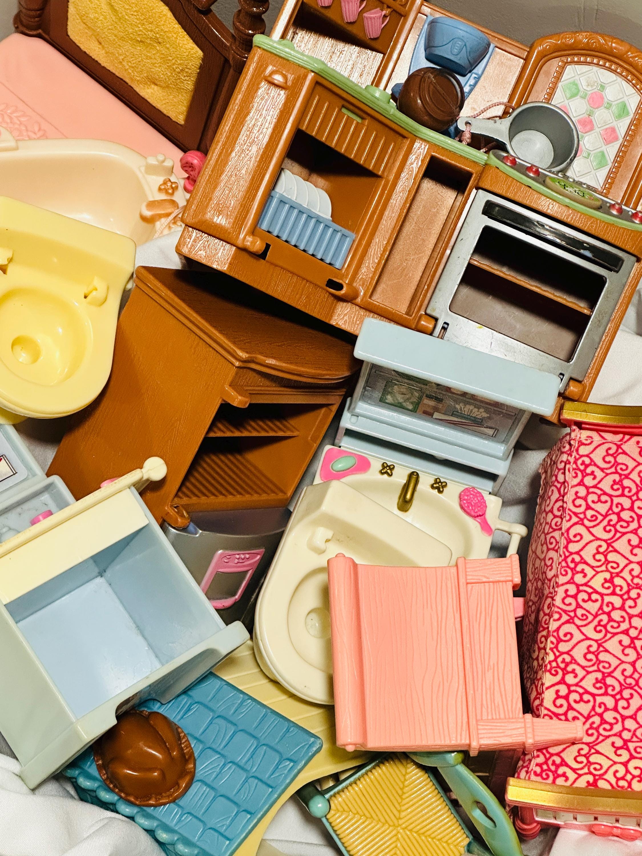 Vtg fisher price 90s-00s my dream dollhouse & loving family furniture clearance | as is