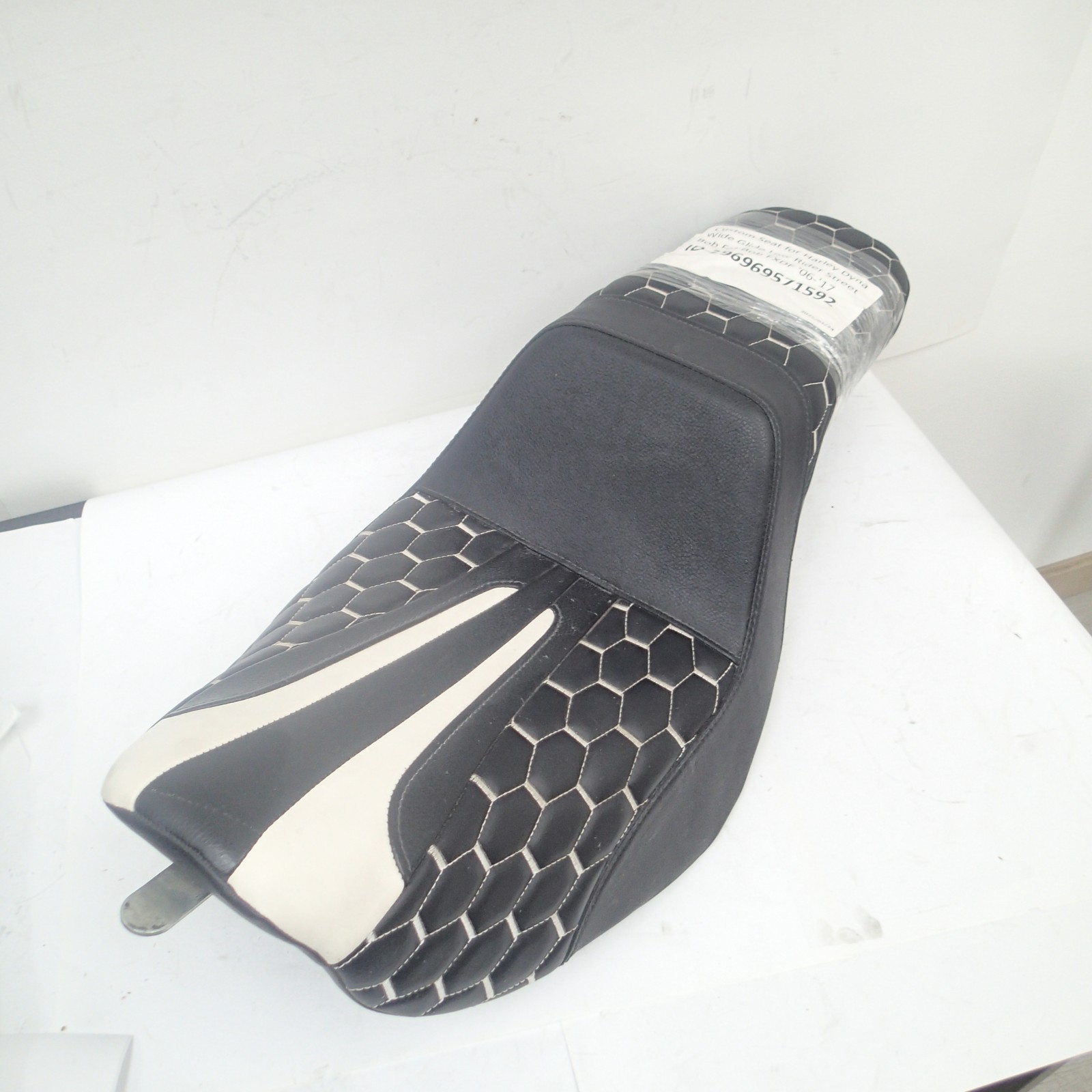 Custom Seat for Harley Dyna Wide Glide Low Rider Street Bob Fat Bob FXDF '06-'17