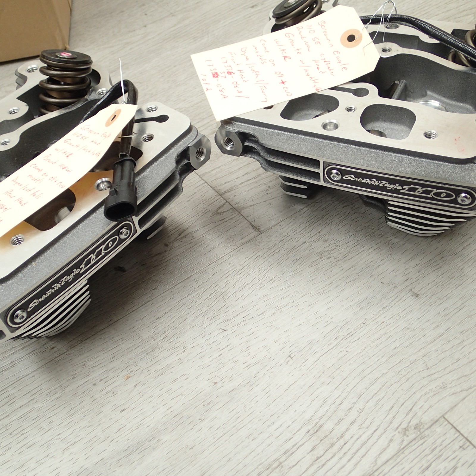 Harley CVO 110 Twin Cam Grey Cylinder Heads 17335-08A 17336-08A