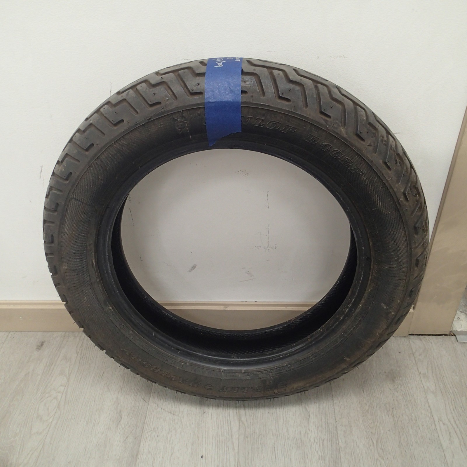 Front Tire Harley Davidson Dunlop D402F MT90B16 MT 90 16 (70Miles Only) DOT 0509